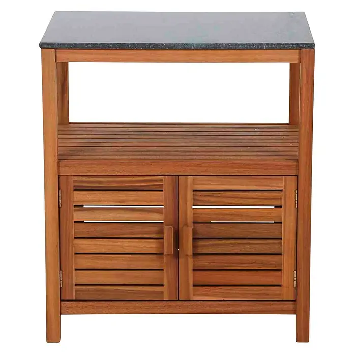 Siena Garden Outdoorküchen-Modul Riva - B x T x H: 75 x 52 x 87 cm, Granit, Natur/Dunkelgrau - Das Bild zeigt einen Holzschrank mit einer dunklen Steinplatte und Lamellentüren. Er bietet Stauraum und Ablagefläche.