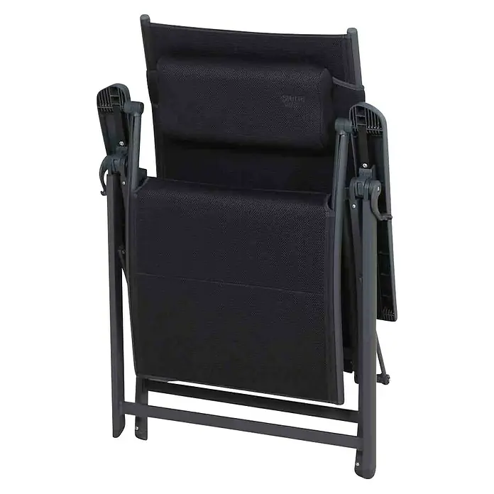 Siena Garden Garten-Liegestuhl Premium - Aluminium, Polyester, Klappbar, Anthrazit, B x T x H: 69 x 84 x 124 cm - Nahaufnahme eines schwarzen Liegestuhls, der eine bequeme Sitzgelegenheit für den Außenbereich verspricht. Der Stuhl hat ein verstellbares Design.