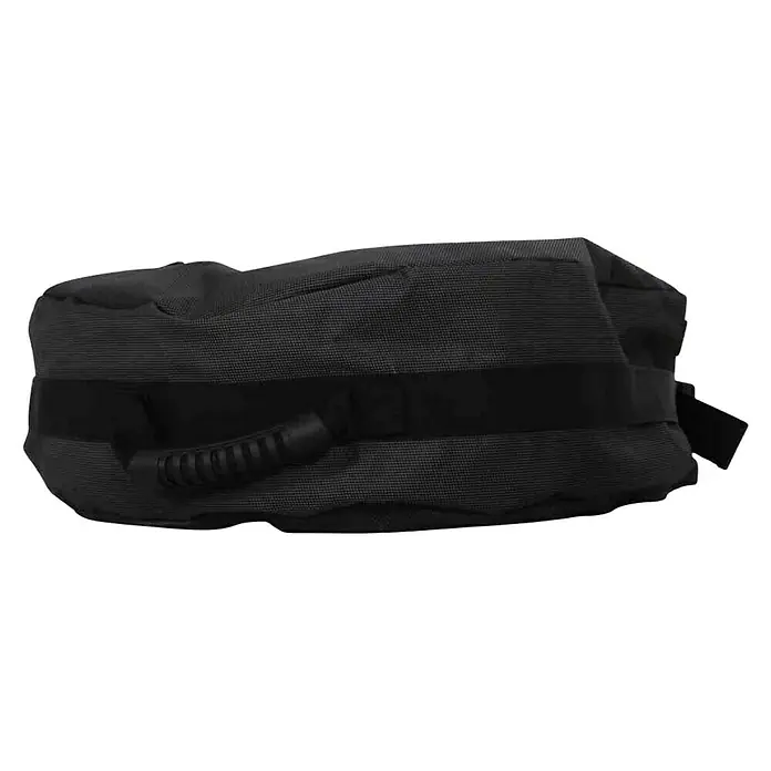 Siena Garden Schirmständer Beschwerung - Durchmesser: 45 cm, Geeignet für: Schirmständer, Anthrazit - Eine Nahaufnahme eines schwarzen Sandsacks mit Griff und Gurt. Er ist robust und ideal für das Fitnesstraining.
