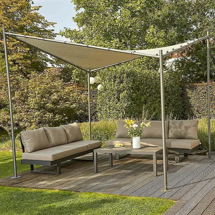 Siena Garden Ersatzdach Berlino - Für Siena Garden Pavillon Berlino 3x3, Grau - Eine moderne Outdoor-Lounge mit einem schattenspendenden Pavillon, zwei Sofas und einem Tisch auf einer Holzterrasse.