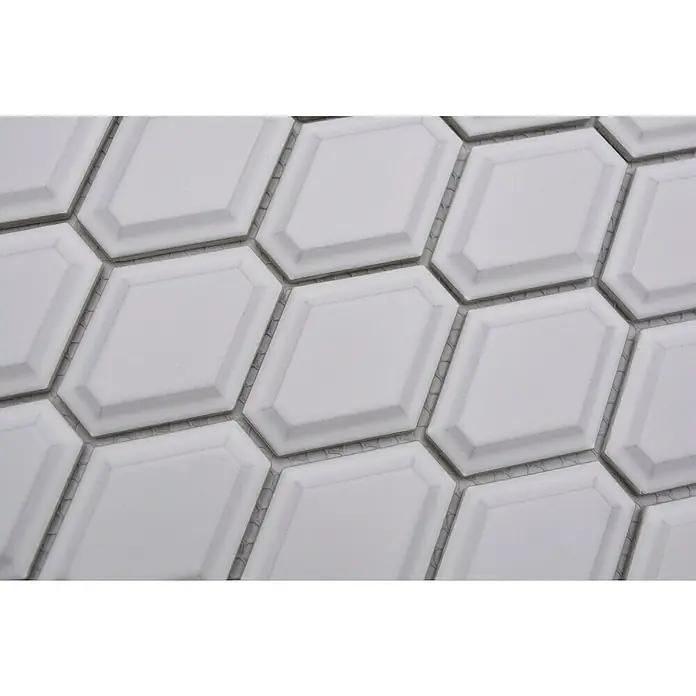 Mosaikfliese Diamant CG MD 3WM - 25,2 x 26,5 cm, Weiß, Matt - Detailaufnahme von glänzenden, weißen Diamant-Wandfliesen, die ein elegantes und modernes Muster bilden. Ideal für stilvolle Innenraumgestaltung.
