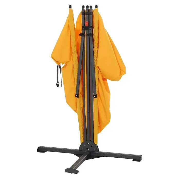 Siena Garden Sichtschutz Ben - 280 x 150 cm, Gelb/Anthrazit - Zusammengeklappter gelber Hängesessel auf schwarzem Ständer. Ideal für den einfachen Transport und die platzsparende Lagerung.