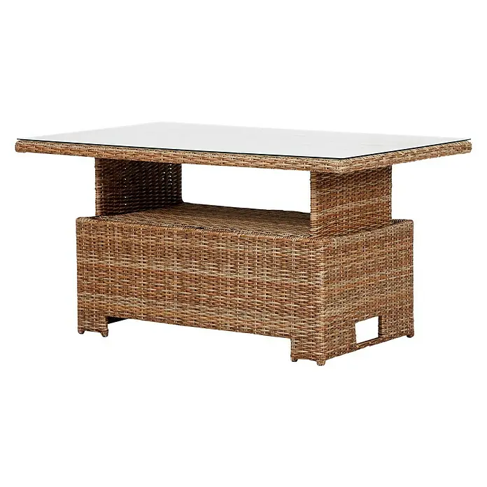 Mesa de jardín Gotland - L x An x Al: 134 x 84 x 68 cm, Aluminio/Ratán sintético, Arena - Mesa rectangular de ratán con tapa de cristal, ideal para el jardín o la terraza. El mueble destaca por su aspecto natural.