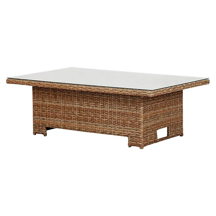 Mesa de jardín Gotland - L x An x Al: 134 x 84 x 68 cm, Aluminio/Ratán sintético, Arena - Esta mesa rectangular de ratán con tapa de cristal es un mueble elegante para exteriores.