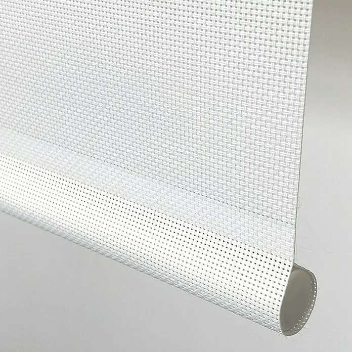 Estor enrollable screen 10% - An x Al: 220 x 250 cm, Blanco - Primer plano de un estor enrollable blanco, parcialmente bajado, mostrando un patrón tejido.