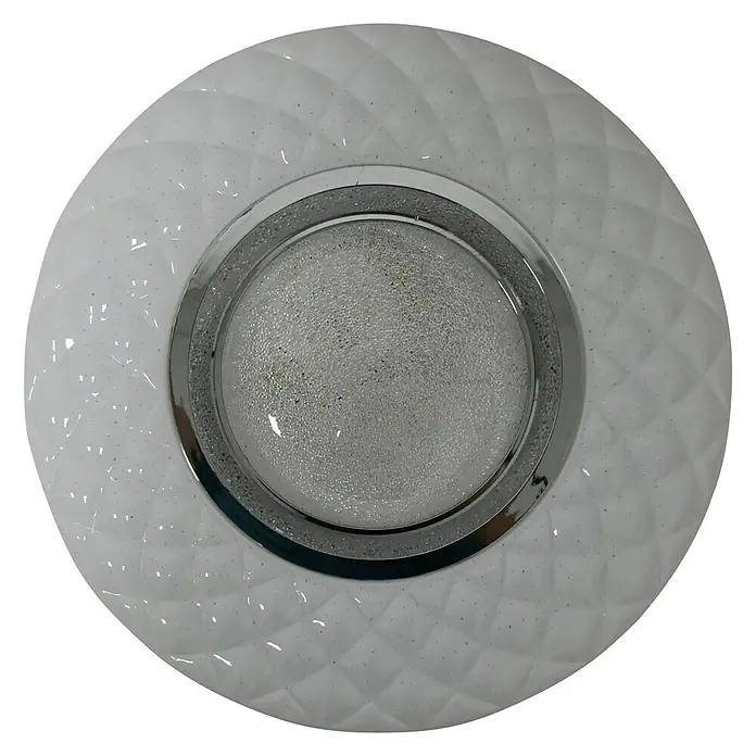 Tween Light LED-Deckenleuchte rund Begato - 24 W, Ø x H: 395 mm x 6,5 cm, Weiß, Warmweiß - Nahaufnahme einer runden, weißen Deckenleuchte mit strukturiertem Muster und einem zentralen, silberfarbenen Lichtelement.