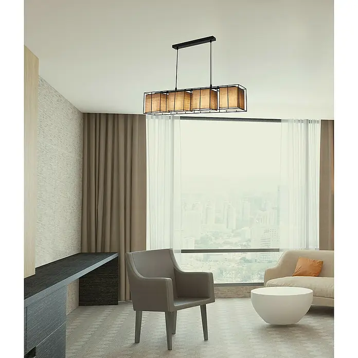 Tween Light Pendelleuchte Palermo - Höhe: 120 cm - Elegante Wohnzimmeransicht mit einer modernen, rechteckigen Hängeleuchte, die über dem Sitzbereich mit Sessel und Sofa hängt.
