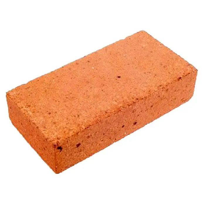 BHS Cataluña Ladrillo Macizo - 28 x 13,5 x 5 cm, Rojo - Primer plano de un ladrillo rojo con textura áspera, perfecto para proyectos de construcción y aplicaciones decorativas.