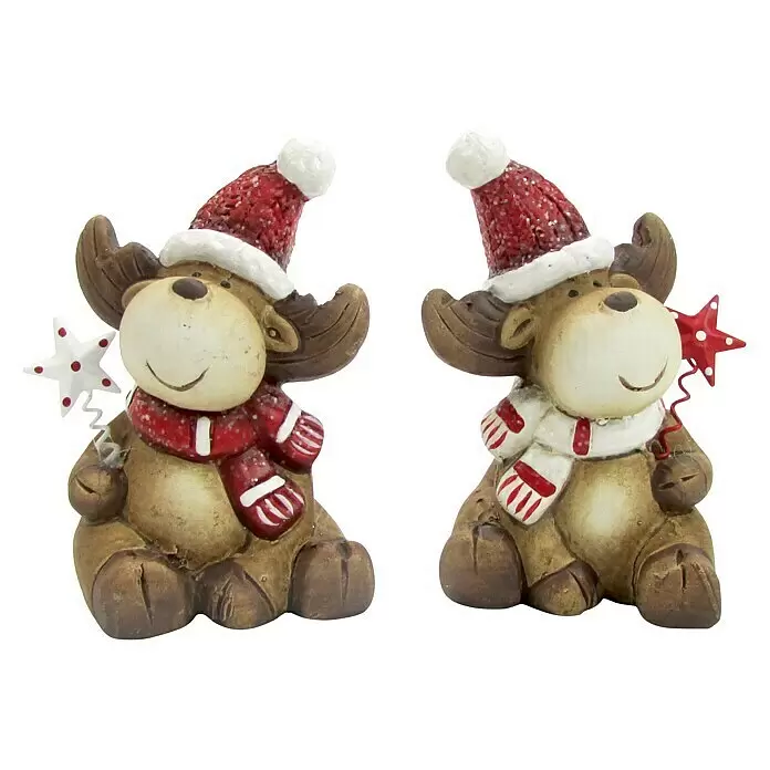 Dekofigur - Keramik, Elch - Zwei Keramik-Weihnachtsrentierfiguren mit gestreiften Schals, Weihnachtsmützen und Sternen.