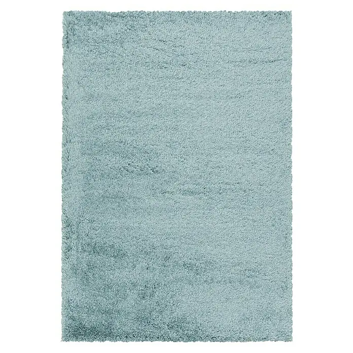Hochflorteppich Fluffy 3500Blau, 340 x 240 cm, 100% Polypropylen - Ein flauschiger, hellblauer Teppich, der sich ideal für ein gemütliches Zuhause eignet. Der Teppich ist weich und einladend.