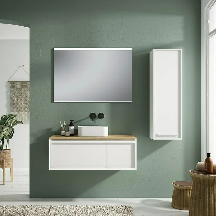 Mueble bajo de lavabo Loira - An x Pr x Al: 100 x 45 x 35 cm, Blanco - Baño moderno con mueble de lavabo suspendido blanco con encimera de madera, espejo iluminado y armario alto.