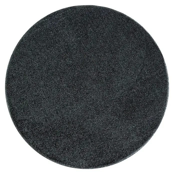 Kurzflorteppich Ata 7000Grau, Durchmesser: 160 cm, 100 % Polypropylen - Eine Nahaufnahme eines runden, anthrazitfarbenen Teppichs mit einer feinen, dichten Textur, ideal für moderne Wohnräume.