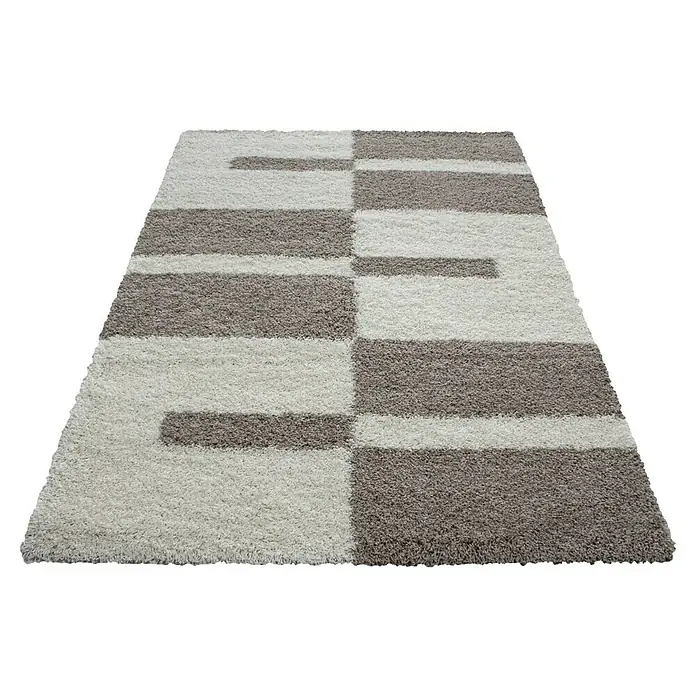 Hochflorteppich Gala 2505 - Beige, 370 x 280 cm, 100% Polypropylen - Ein flauschiger Teppich mit einem modernen, geometrischen Muster in Grau- und Weißtönen, der jedem Raum eine stilvolle Note verleiht.
