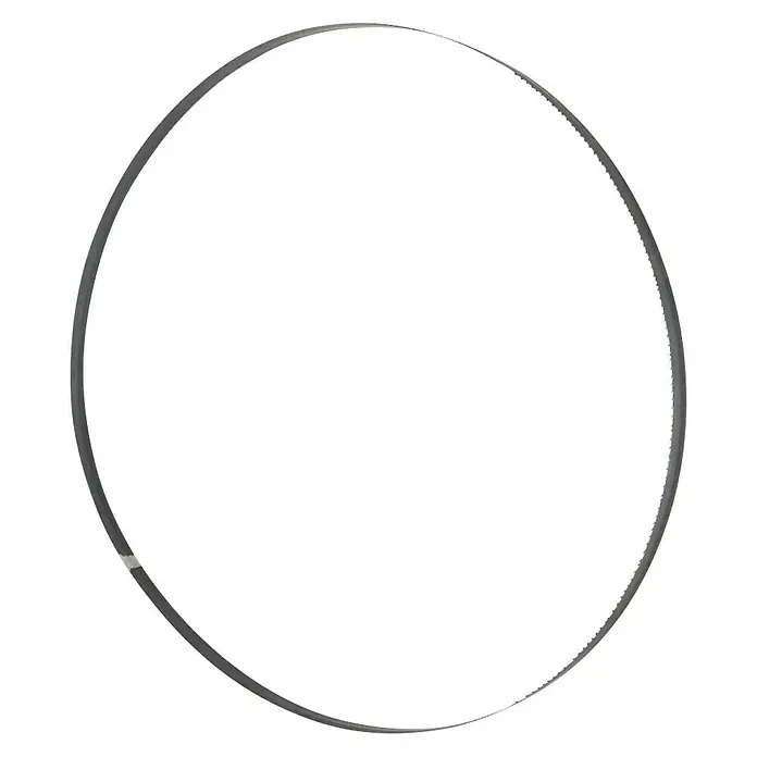Holzmann Bandsägeblatt - L x B x S: 1.638 x 13 x 0,65 mm, Anzahl Zähne: 14 Stk. - Aufnahme eines Bandsägeblatts vor einem schwarzen Hintergrund. Dieses Sägeblatt ist für präzise Holzschnitte unerlässlich.