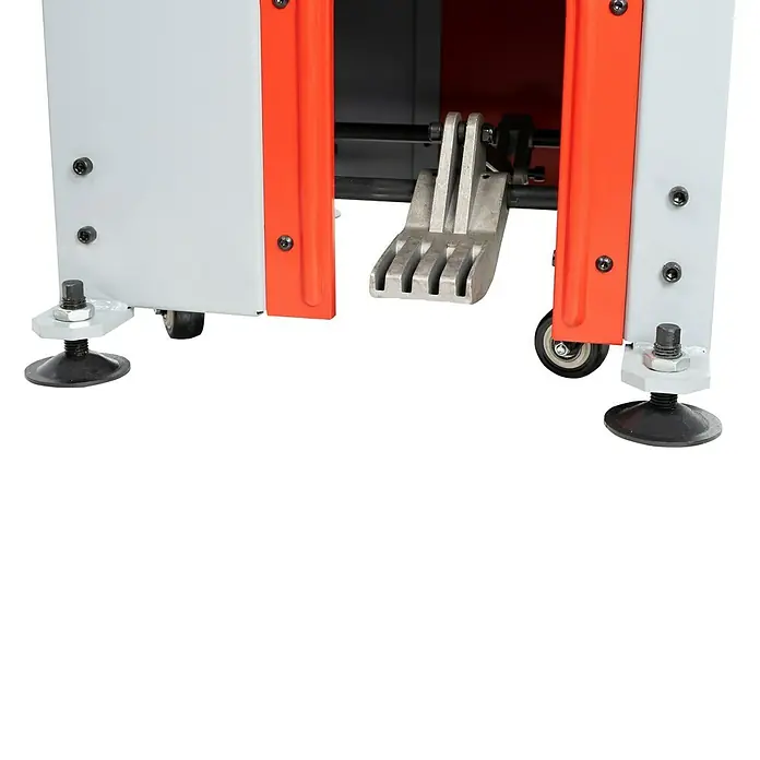 Holzmann Hobelmaschine HOB260ABS - 2.100 W - Detailaufnahme einer Maschine mit Fußpedal und verstellbaren Füßen, die Stabilität und Kontrolle bietet.\n