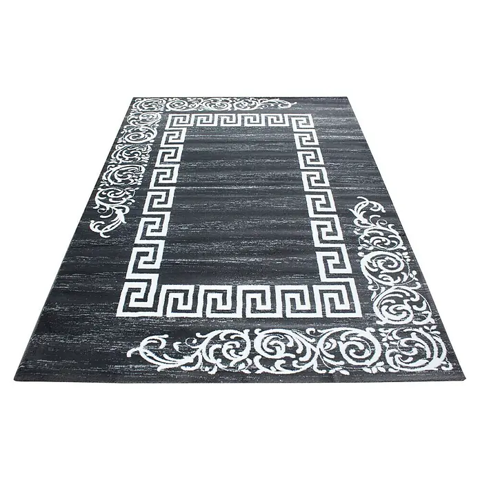 Kurzflorteppich Miami 6620Grau, 170 x 120 cm, 100% Polypropylen - Ein grauer Teppich mit weißem griechischem Mäandermuster und floralen Verzierungen entlang des Randes, der einen eleganten Touch verleiht.