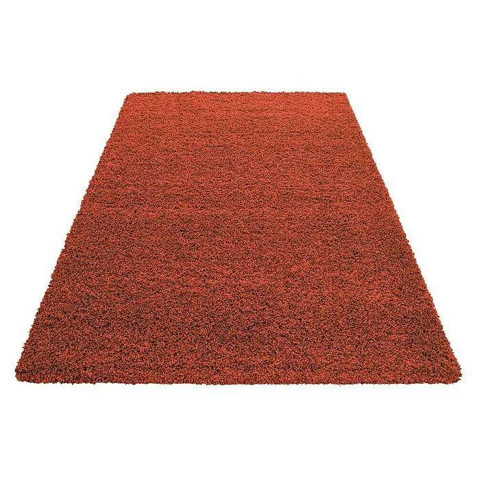Hochflorteppich Life 1500Terra, 400 x 300 cm, 100 % Polypropylen - Ein roter Teppich mit weicher Textur, ideal für Komfort und Wärme in jedem Raum. Seine intensive Farbe macht ihn zu einem Blickfang.
