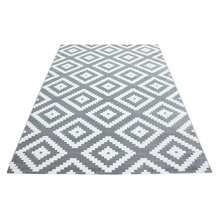 Kurzflorteppich Plus 8005 - Grau, 170 x 120 cm, 100% Polypropylen - Dieser Teppich mit geometrischem Rautenmuster in Grau und Weiß ist ein echter Hingucker für jeden Raum. Er ist modern, stilvoll und pflegeleicht.