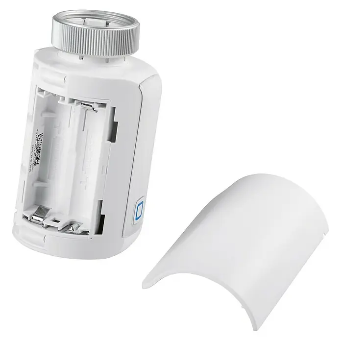 Homematic IP Heizkörper-Thermostat Evo HmIP-eTRV-E - Ventilanschluss: M30 x 1,5 mm, Batteriebetrieben, 94 x 53 x 55 mm, Weiß - Weißer Heizkörperthermostat mit geöffnetem Batteriefach und separater Abdeckung, ideal für moderne Heizsysteme.