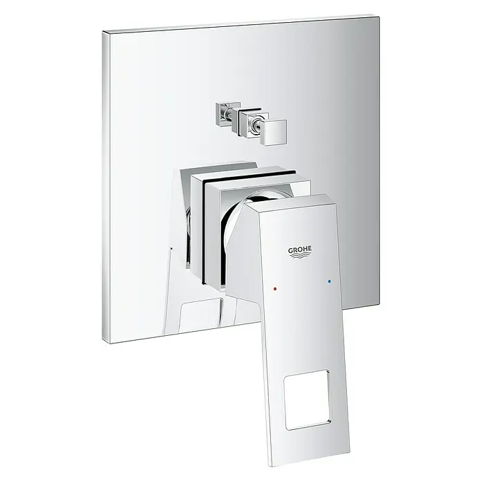 Grohe Eurocube UP-Badewannenarmatur - Chrom, Glänzend - Nahaufnahme einer eleganten, quadratischen Grohe Armatur. Das Design besticht durch klare Linien und hochwertige Verarbeitung.