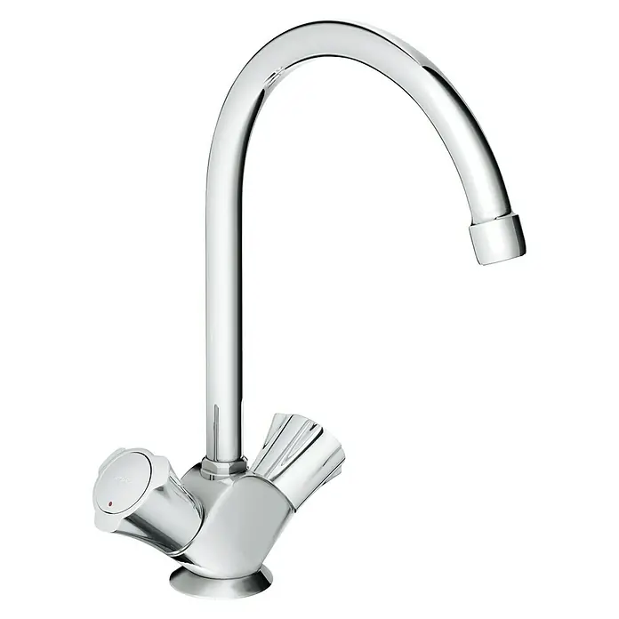 Grohe Costa Spültischarmatur - Chrom, Glänzend, Auslauf schwenkbar - Glänzender Wasserhahn mit zwei Griffen und gebogenem Auslauf vor einem neutralen schwarzen Hintergrund.