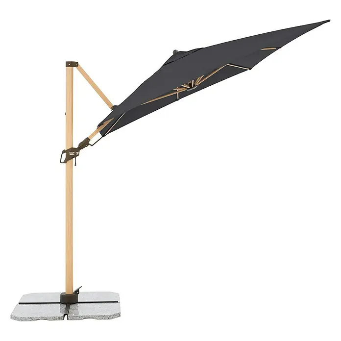 Doppler Alu Wood Ampelschirm AX UltraAnthrazit, Bespannungsmaß (L x B): 300 x 220 cm - Elegante Nahaufnahme eines grauen Sonnenschirms mit Holzrahmen, ideal für stilvolle Außenbereiche und effektiven Sonnenschutz.