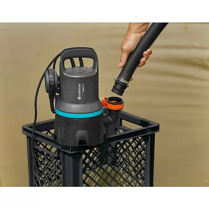 Gardena Schmutzwasserpumpe 9000 Hochwasser-Set - 300 W, Max. Fördermenge: 9.000 l/h, Eintauchtiefe: 7 m - Detailaufnahme