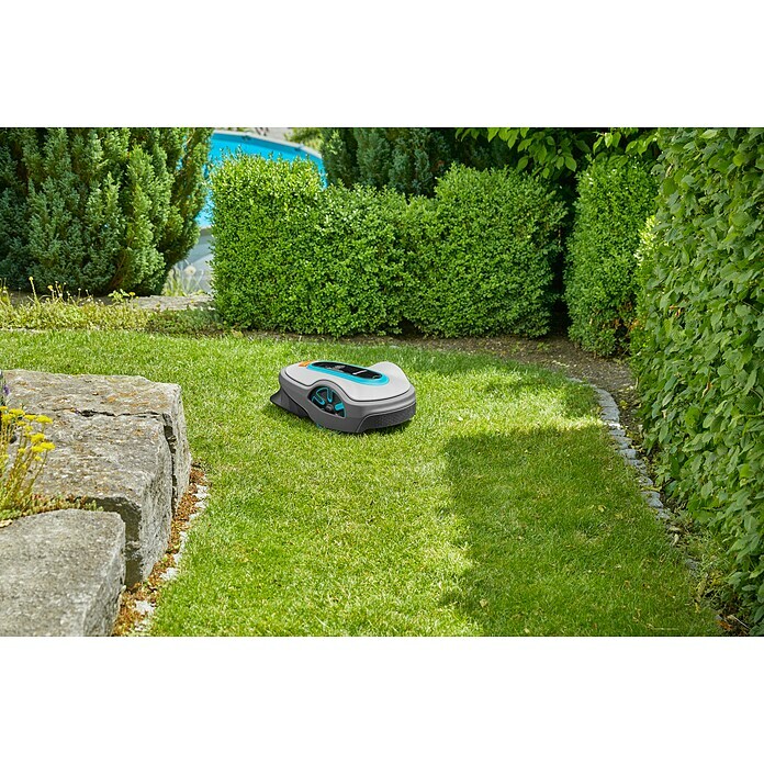 Gardena Mähroboter smart SILENO life Set 150018 V, Li-Ionen, 2 Ah, 1 Akku, Max. Flächenempfehlung: 1.500 m² Mood Shot