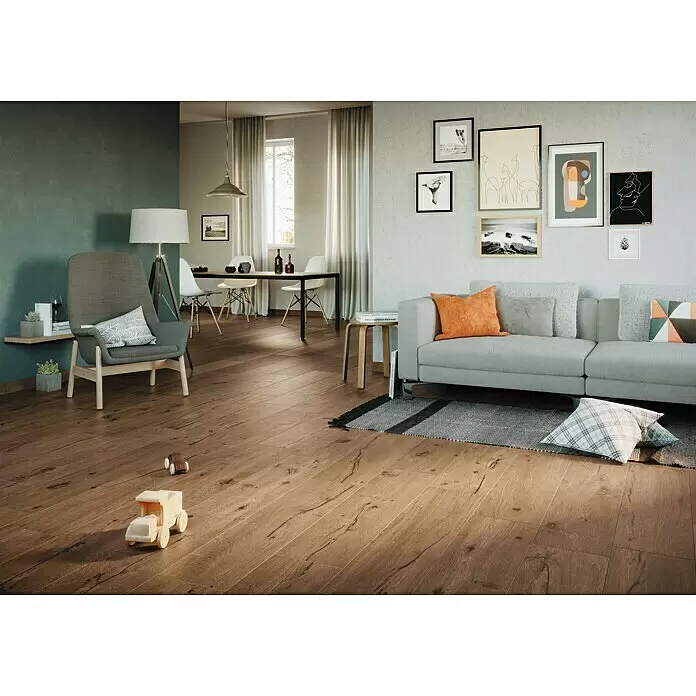 Atlas Concorde Solution Fable Feinsteinzeugfliese Cognac - 22,5 x 90 cm, Dunkelbraun, Matt - Stimmungsaufnahme
