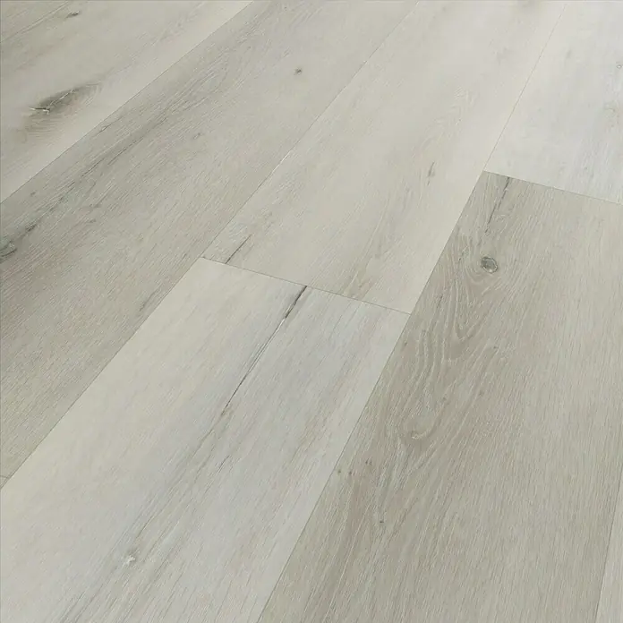 b!design Vinylboden SPC - Savannah Eiche, Landhausdiele, 1.220 x 181 x 3,5 mm - Ansicht von Vinylboden in hellen Holztönen, der eine moderne und elegante Atmosphäre vermittelt.