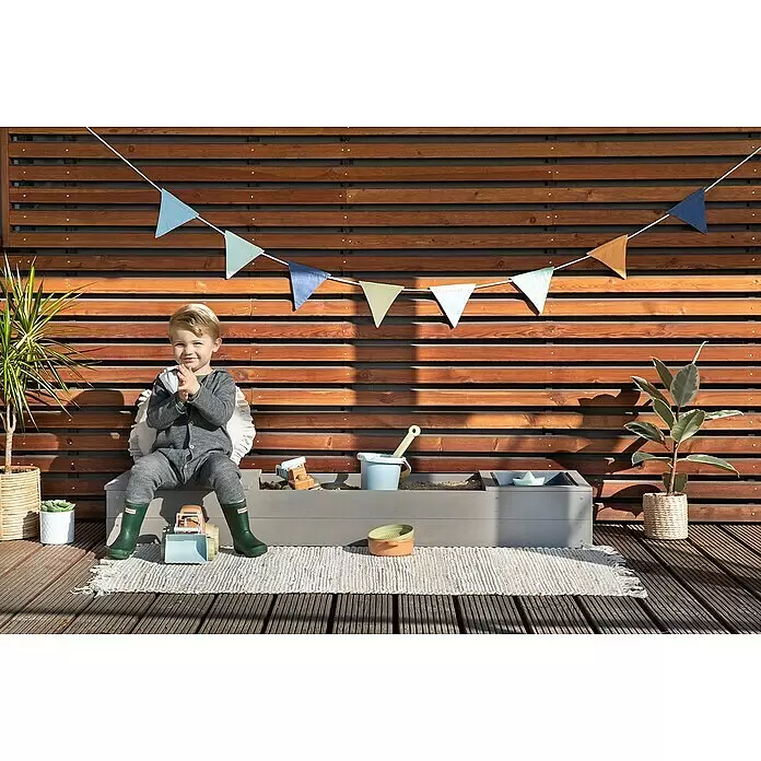 Muddy Buddy Sandkasten Space Saver - 150 x 45 x 20 cm, Holz, Warmgrau - Anwendungsbeispiel