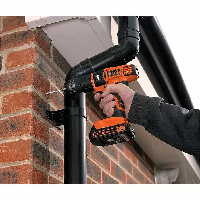 Black+Decker Akku-Schlagbohrschrauber BDCH188N-XJ - 18 V, Ohne Akku - Anwendungsbeispiel