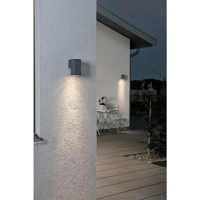Konstsmide Außenwandleuchte - 35 W, 10 x 6,5 x 13,5 cm, Anthrazit, IP44 - Moderne Außenwandleuchte aus Aluminiumguss. Die Lampe ist würfelförmig und strahlt ein warmes, einladendes Licht aus.