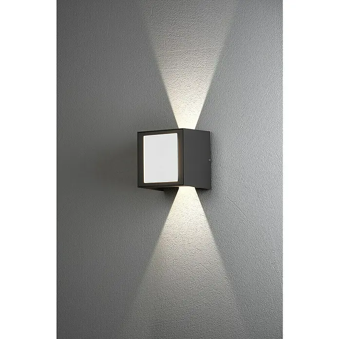 Konstsmide LED-Außenwandleuchte - 8 W, 8 x 16,5 x 11,5 cm, Weiß, IP54 - Wandmontierte LED-Leuchte mit kubischem Design, die sowohl nach oben als auch nach unten gerichtetes Licht abgibt und eine elegante Atmosphäre schafft.