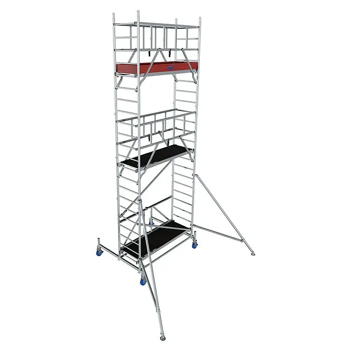 Krause ProTec XS KlappgerüstArbeitshöhe: 6,8 m, Bühnengröße: 2 x 0,6 m, Belastbarkeit: 200 kg/m² - Ein hoher Gerüstturm aus Aluminium mit mehreren Plattformen und blauen Rollen für den einfachen Transport auf Baustellen.