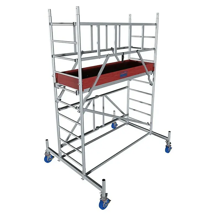Krause ProTec XS Klappgerüst - Arbeitshöhe: 3,8 m, Belastbarkeit Plattform: 240 kg - Rollgerüst mit roter Arbeitsplattform. Das Gerüst ist aus Aluminium gefertigt und hat blaue Rollen für einfachen Transport.