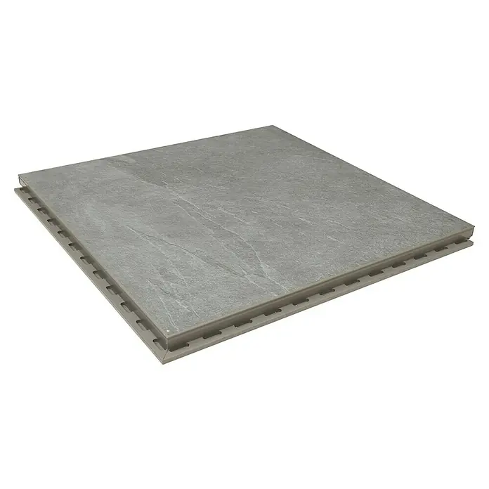 Terrassenfliese Click and Go Ardesia Grey - 60 x 60 cm, Grau, Matt - Nahaufnahme einer grauen Terrassenfliese mit stilvoller Textur und integriertem Klicksystem für einfache Verlegung im Außenbereich.
