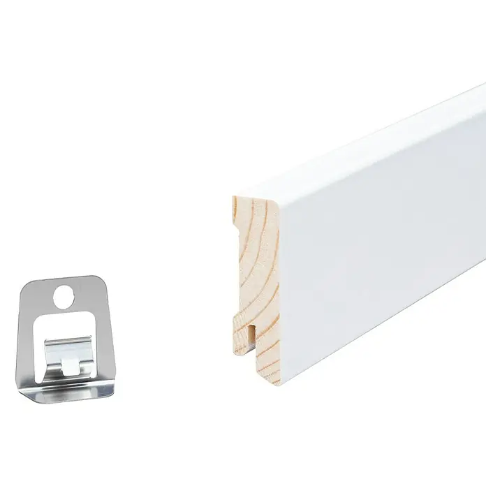 Sockelleiste - 240 x 1,6 x 5,8 cm, Kiefer - Eine weiße Sockelleiste aus Holz und ein dazugehöriger Montageclip für eine einfache und sichere Befestigung an der Wand.