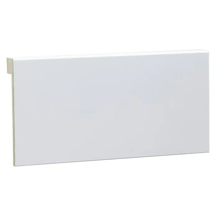 Sockelleiste - 240 cm x 19 mm x 100 mm, MDF, Weiß, Foliert - Nahaufnahme einer weißen Fußleiste. Ideal für stilvolle Raumgestaltung, schützt Wände und verleiht jedem Raum ein elegantes Finish.
