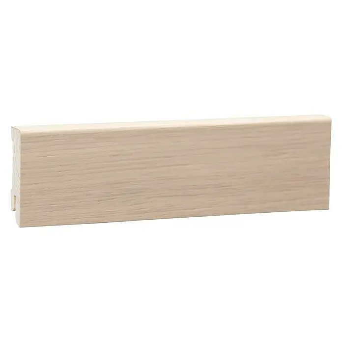 Sockelleiste - 240 x 1,6 x 5,8 cm, Eiche Weiß geölt - Detailaufnahme einer hellen, unbehandelten Sockelleiste aus Holz mit feiner Maserung, ideal für jeden Raum.
