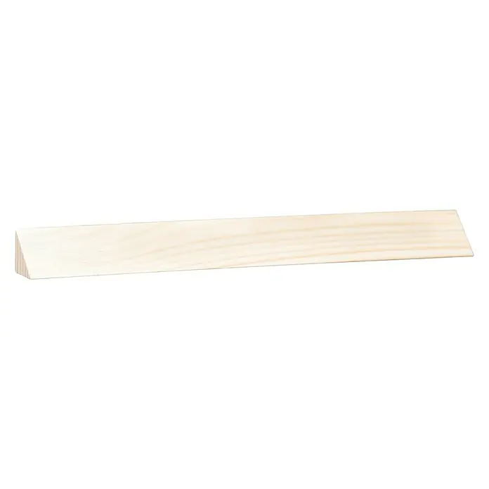 Dreikantleiste - L x B x H: 240 x 1,8 x 1,8 cm, Kiefer - Nahaufnahme einer unbehandelten Holzleiste mit abgeschrägten Enden vor schwarzem Hintergrund. Ideal für DIY-Projekte.