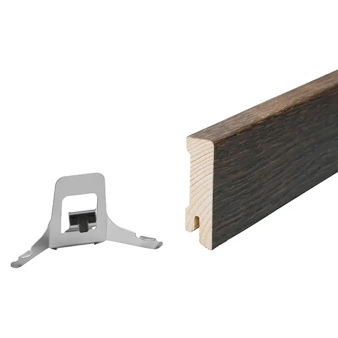 Sockelleiste - 240 x 1,6 x 5,8 cm, Räuchereiche Braun - Eine Sockelleiste in Holzoptik mit passendem Befestigungsclip, ideal für eine einfache und saubere Montage.