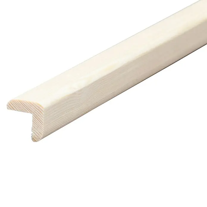 Winkelleiste - 90 cm x 10 mm x 10 mm, Kiefer - Nahaufnahme einer unbehandelten, hellen Holzleiste mit T-Profil vor schwarzem Hintergrund, ideal für den Innenausbau.
