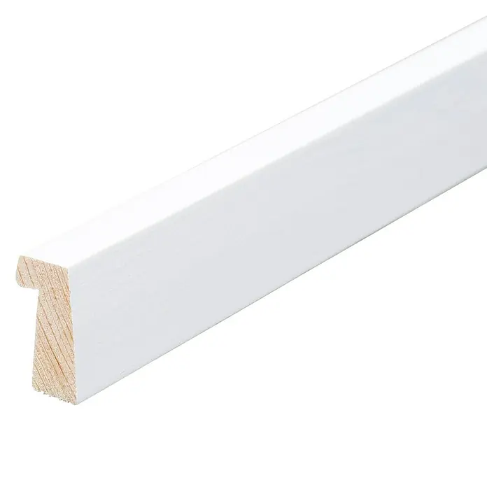 Falzleiste - 240 x 1,2 x 2,2 cm, Nadelholz - Nahaufnahme eines weißen Bilderrahmenprofils, das die Details und die Beschichtung des Rahmens zeigt.