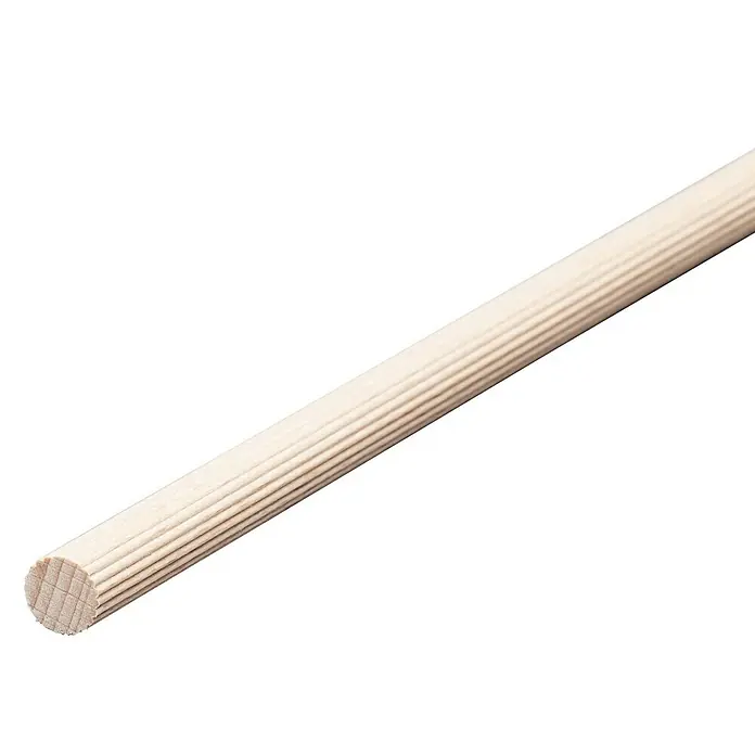 Rundstab I - Ø x L: 6 mm x 1 m, Buche, Gerillt - Nahaufnahme eines geriffelten Holzstabs. Ideal für Bastelprojekte und Heimwerkerarbeiten, vielseitig einsetzbar.