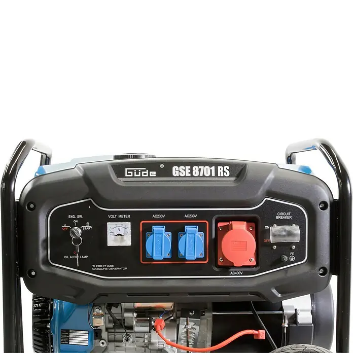 Güde Stromerzeuger GSE 8701 RS - 3,5 kW - 7,8 kW, Tankvolumen: 25 l, Verbrauch: 4,2 l/h - Das Bild zeigt einen Güde GSE 8701 RS Stromerzeuger mit Bedienelementen, Steckdosen und Anzeigen auf der schwarzen Bedienblende.