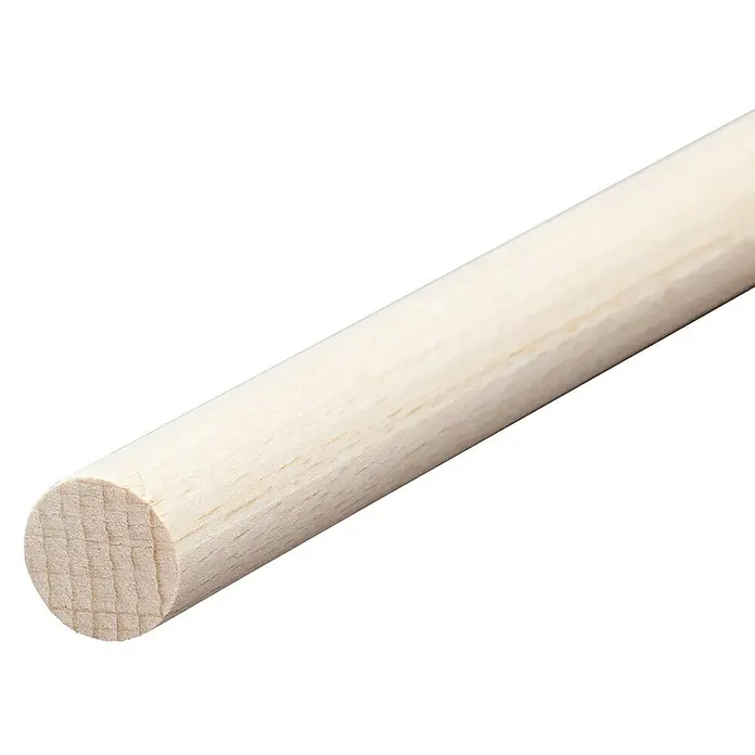 Rundstab I - Ø x L: 18 mm x 1 m, Buche, Glatt - Nahaufnahme eines hellen Holzstabes auf dunklem Grund, ideal für Bastelprojekte und Modellbau. Die Holzstruktur ist gut erkennbar.