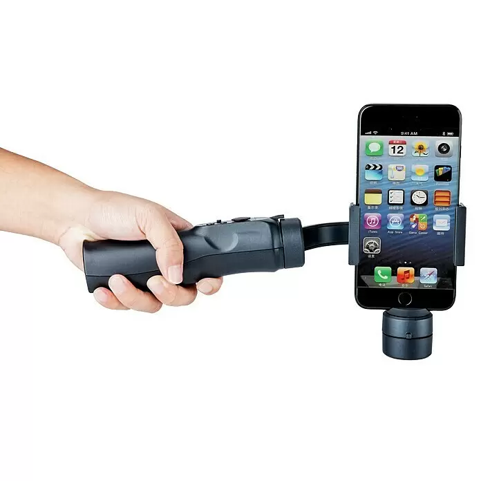 Voltomat Smartphone-Halter 3-Achsen-Gimbal - Schwarz, Höhe: 29,1 cm - Schwarz smartphone-Gimbal, von einer Hand gehalten, mit befestigtem Smartphone.