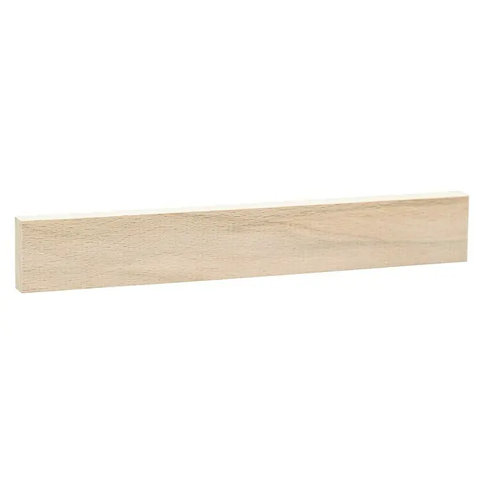 Rechteckleiste - 100 cm x 30 mm x 10 mm, Buche - Das Foto zeigt eine helle, unbehandelte Holzfußleiste, die sich ideal für jeden Raum eignet und eine natürliche Optik bietet.