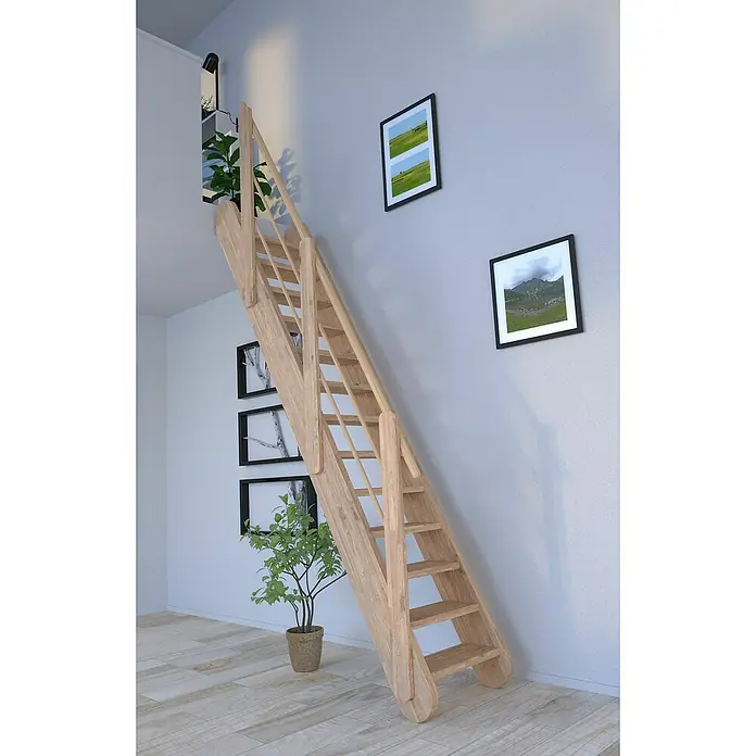 Starwood Raumspartreppe Samos - Breite: 68 cm, Eiche, Geschosshöhe: 250 cm - 285 cm, Gerade, Montageseite Geländer: Wahlweise links/rechts, Designgeländer Holz/Holz, Vollstufen - Eine hölzerne Treppe mit Sprossen und Geländer steht in einem hellen Raum und führt nach oben, dekoriert mit Bildern und Pflanzen.